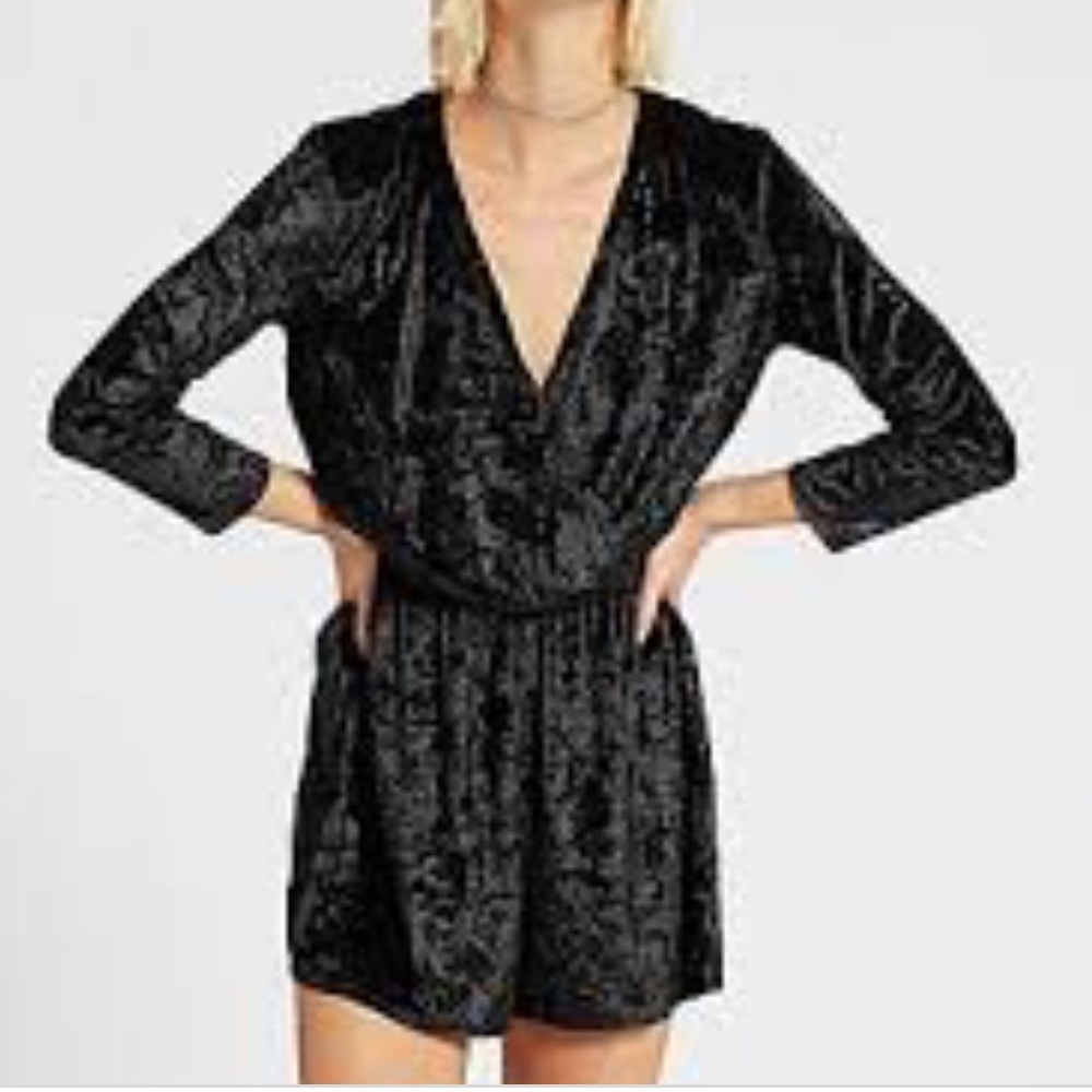 NWT Crushed velvet romper size L black